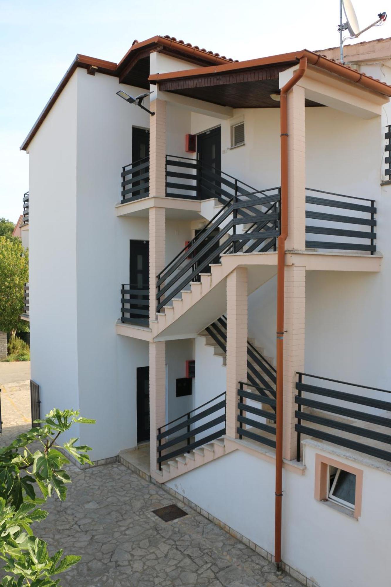 Apartmani Suhi Brod Medulin Ngoại thất bức ảnh