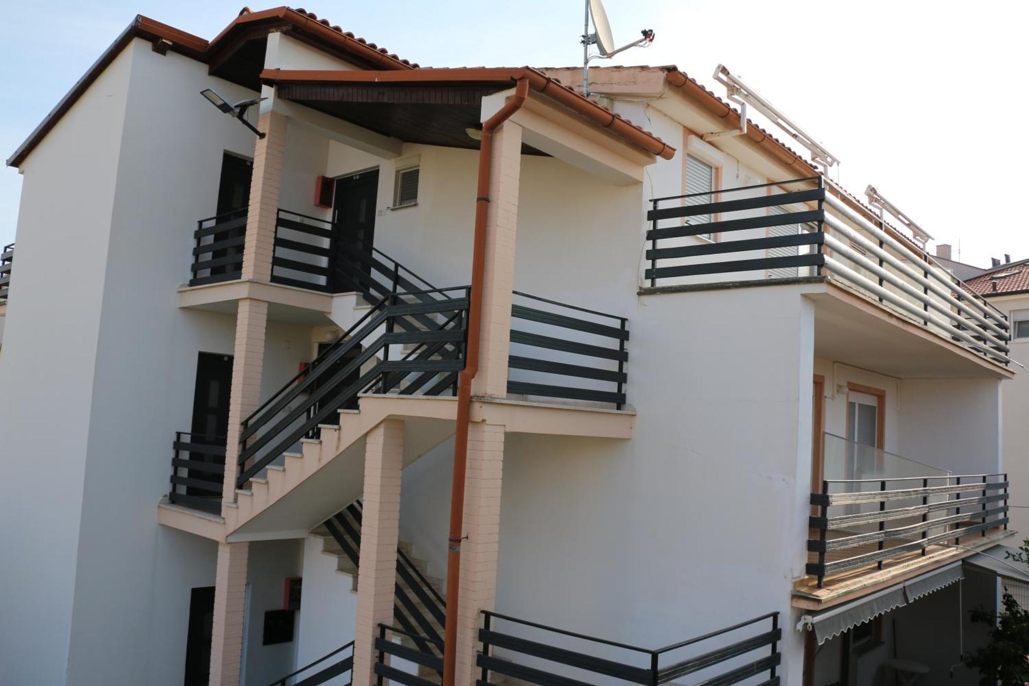 Apartmani Suhi Brod Medulin Ngoại thất bức ảnh