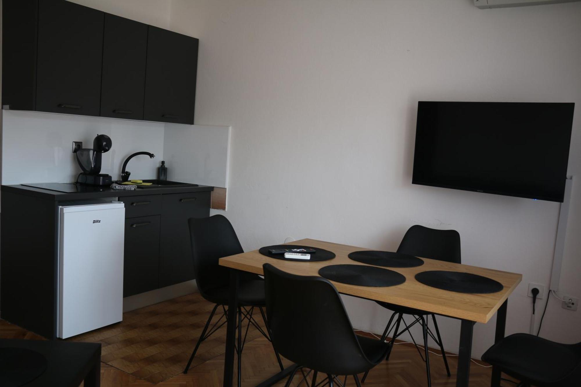 Apartmani Suhi Brod Medulin Ngoại thất bức ảnh