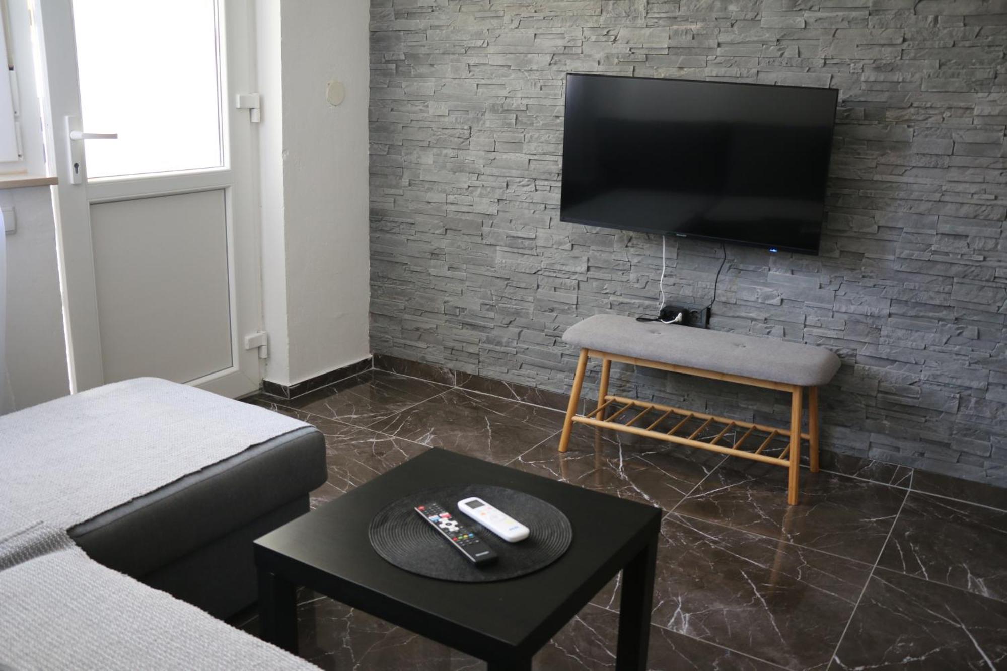Apartmani Suhi Brod Medulin Ngoại thất bức ảnh