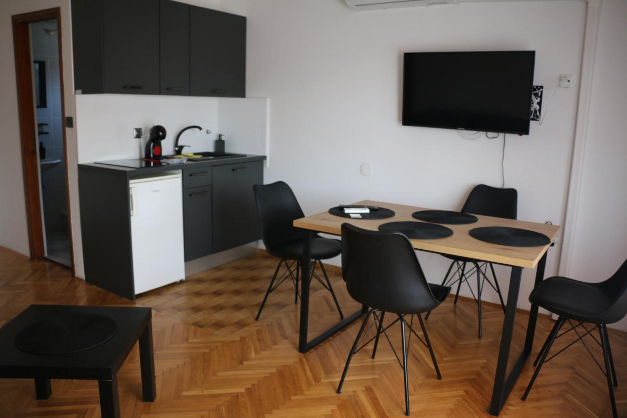 Apartmani Suhi Brod Medulin Ngoại thất bức ảnh